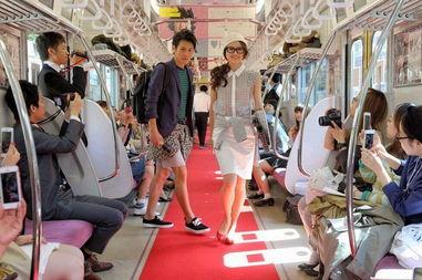 摇晃的电车上在线观看,在线重温经典电影摇晃的电车